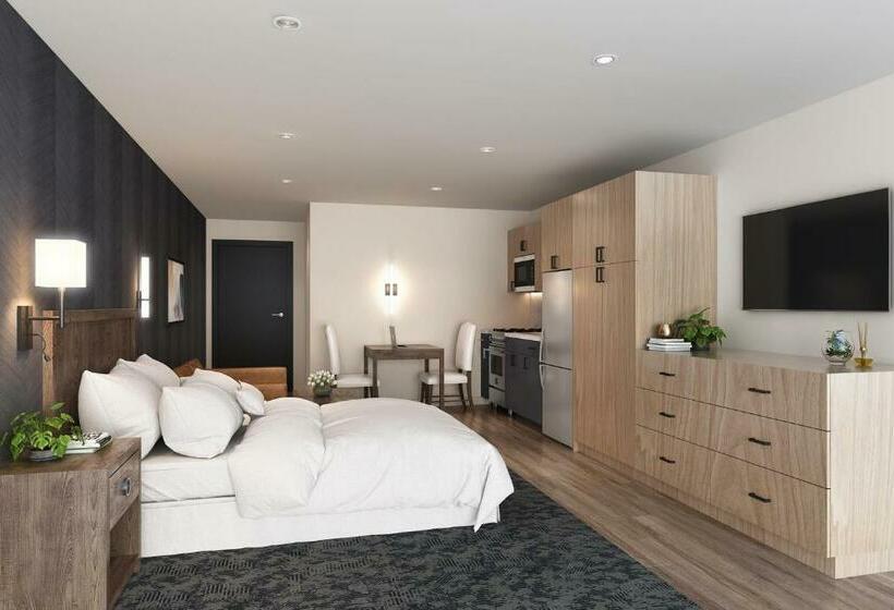 سوییت, Residences At Solomon Pond