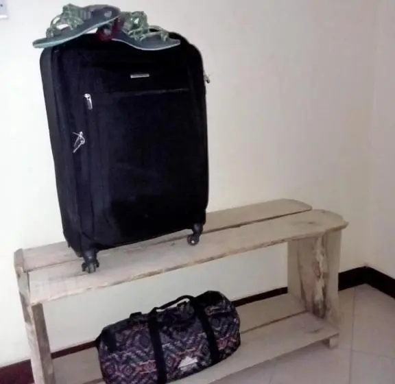 اتاق خانوادگی, Swahili House & Art
