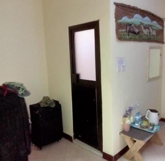 اتاق خانوادگی, Swahili House & Art