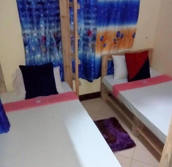 اتاق استاندارد سه نفره, Swahili House & Art