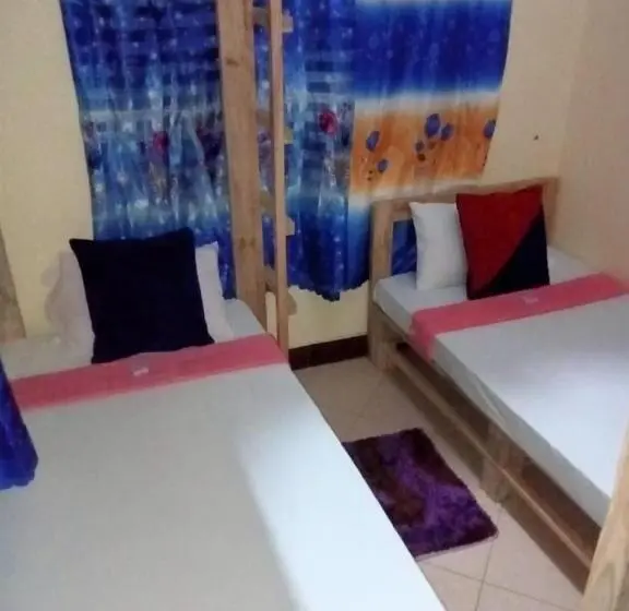 اتاق استاندارد سه نفره, Swahili House & Art