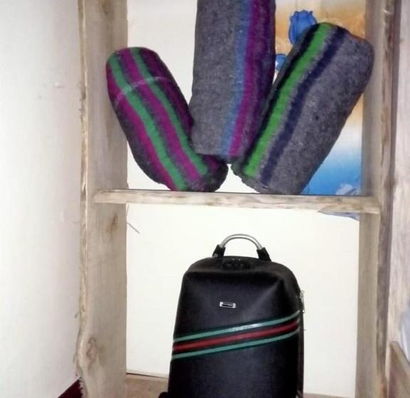 اتاق استاندارد سه نفره, Swahili House & Art