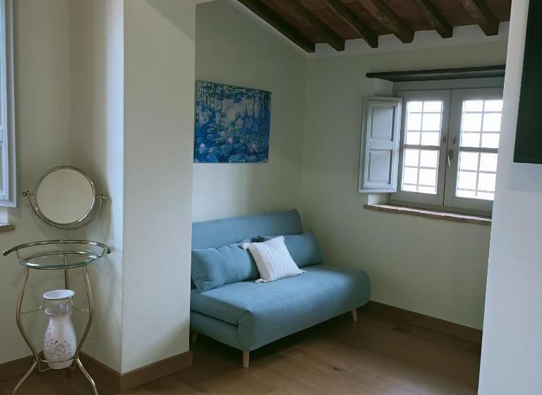 غرفة قياسية مطلّة علي الحديقة, Casale1918