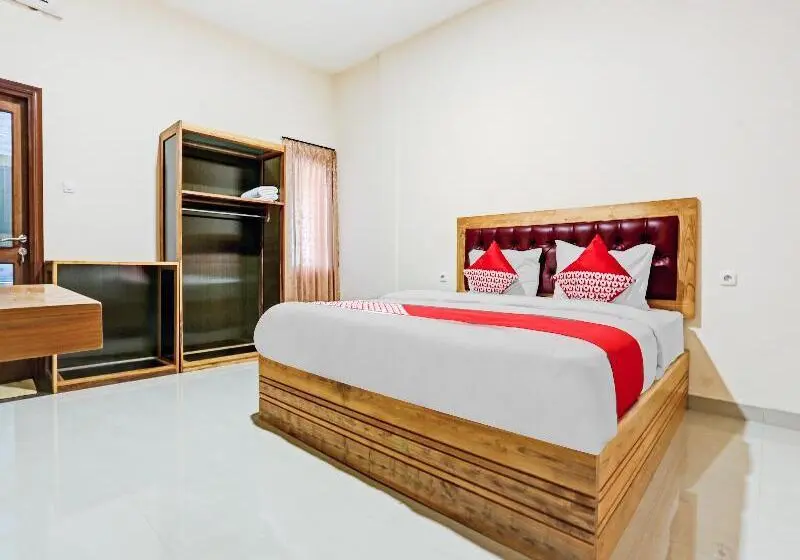 デラックスルーム, Urbanview Remington Hotel Palembang By Reddoorz