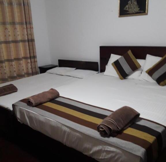 Pokój Basic Trzyosobowy, Rock Grand View