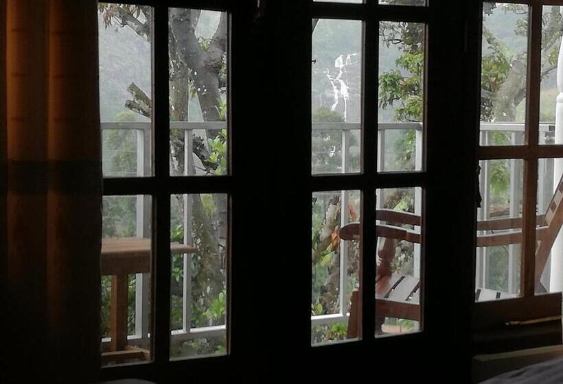 Pokój Basic Trzyosobowy, Rock Grand View