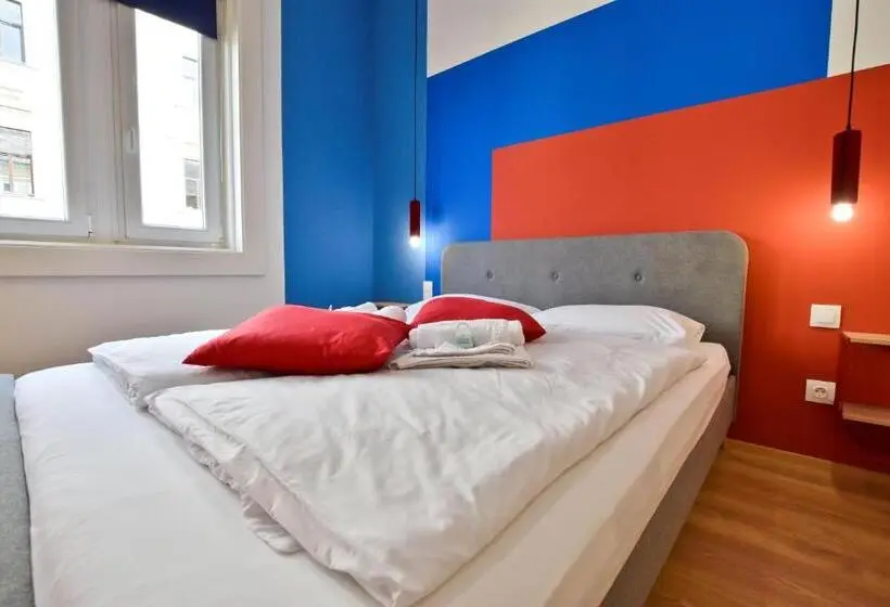 スタンダードスタジオ, Zachár Apartman
