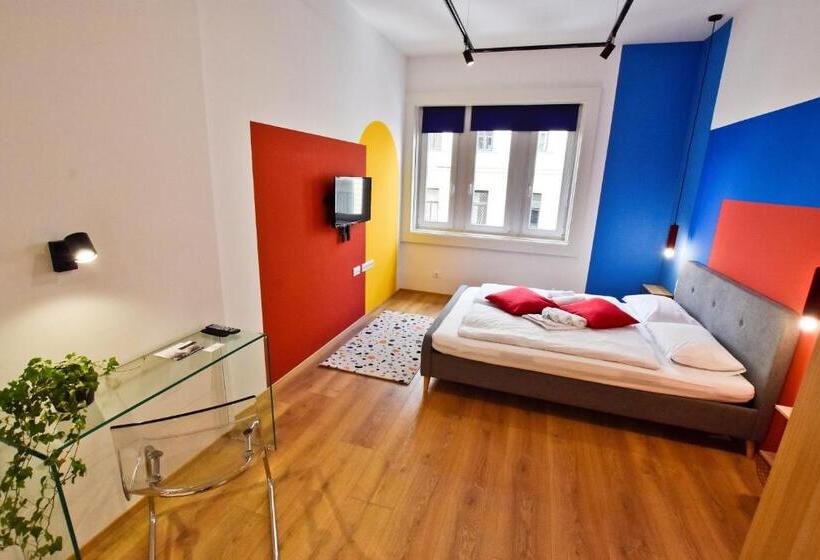 스탠다드 스튜디오, Zachár Apartman