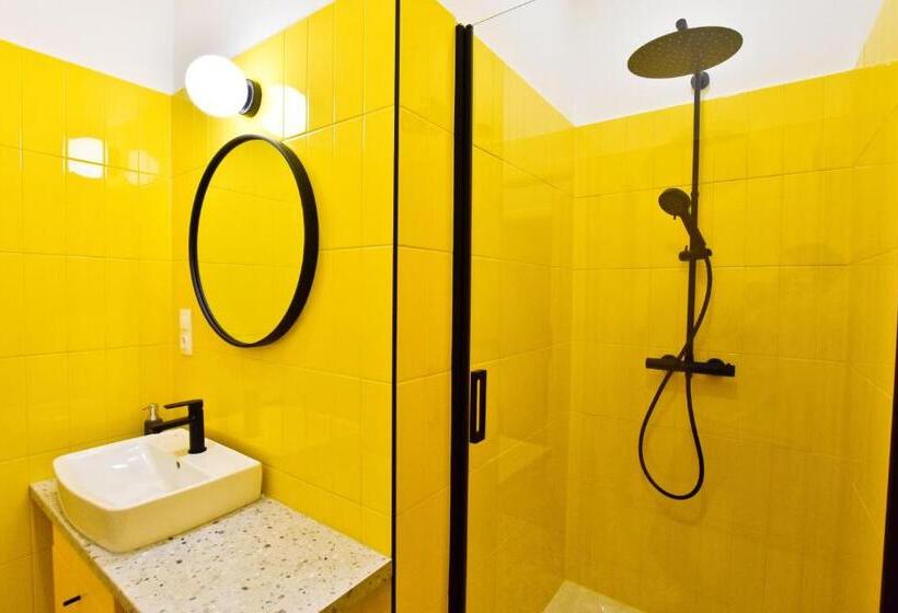 스탠다드 스튜디오, Zachár Apartman