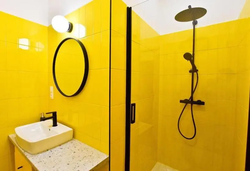 スタンダードスタジオ, Zachár Apartman