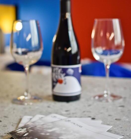 스탠다드 스튜디오, Zachár Apartman