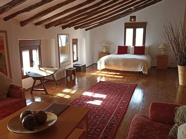 سوییت لوکس, Casa Pedro Barrera