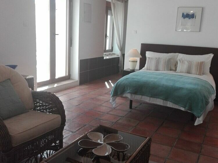 سوییت لوکس, Casa Pedro Barrera