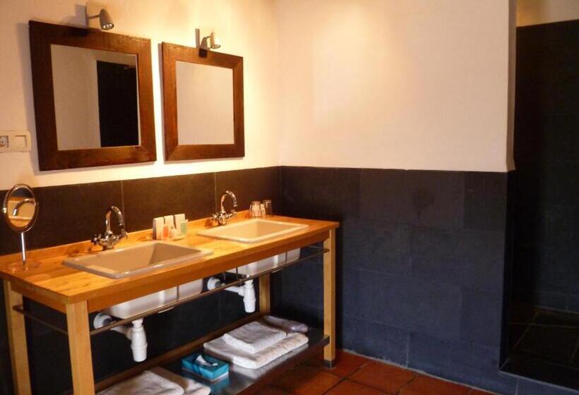 سوییت لوکس, Casa Pedro Barrera