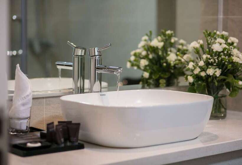 سوییت اجرایی, Flora Centre Hotel & Spa