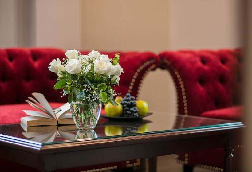 سوییت اجرایی, Flora Centre Hotel & Spa