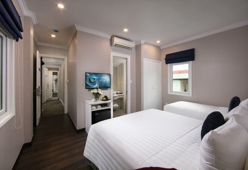 اتاق لوکس سه تخته, Flora Centre Hotel & Spa