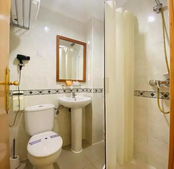 オーシャンビュースタンダードルーム, Hostal L'Anfora