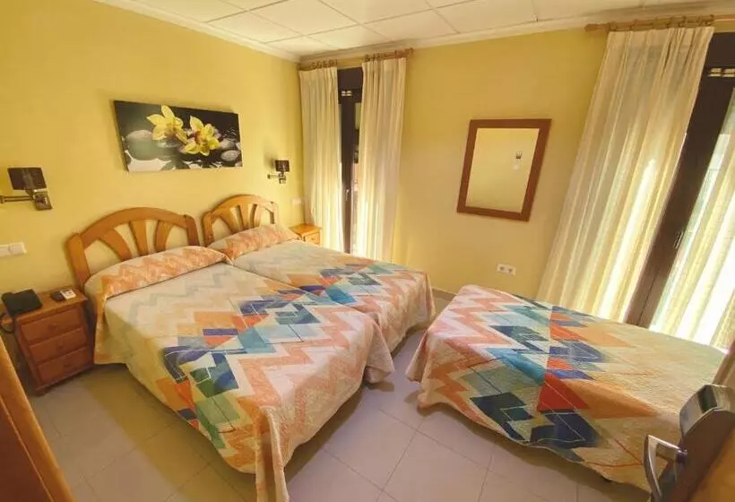 スタンダードトリプルルーム, Hostal L'Anfora