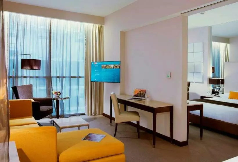 Suite Queen Bed, Centro Barsha By Rotana