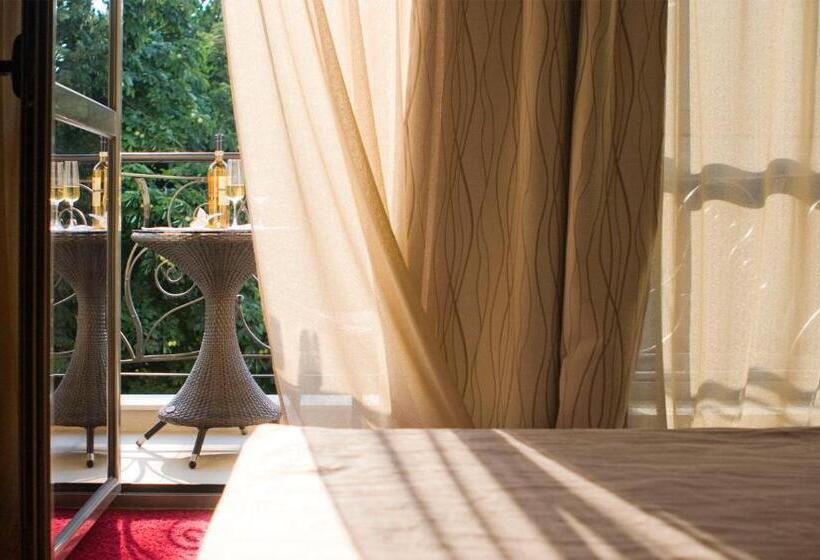Superior Room with Terrace, Famous House
