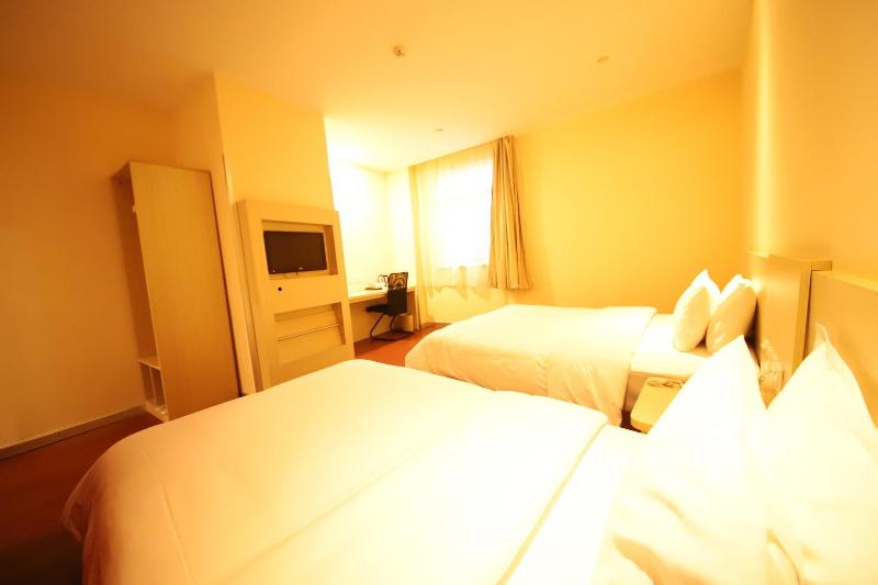 اتاق خانوادگی, Hanting