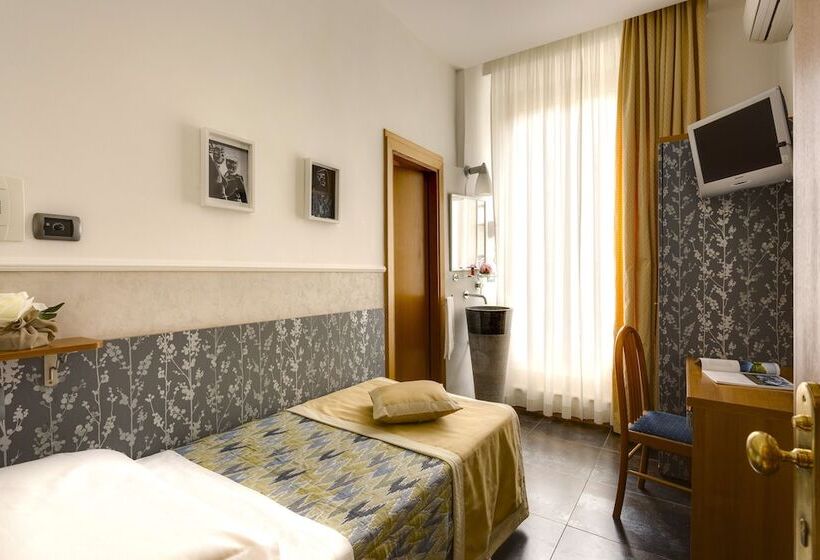 חדר סטנדרט יחיד, Marcantonio