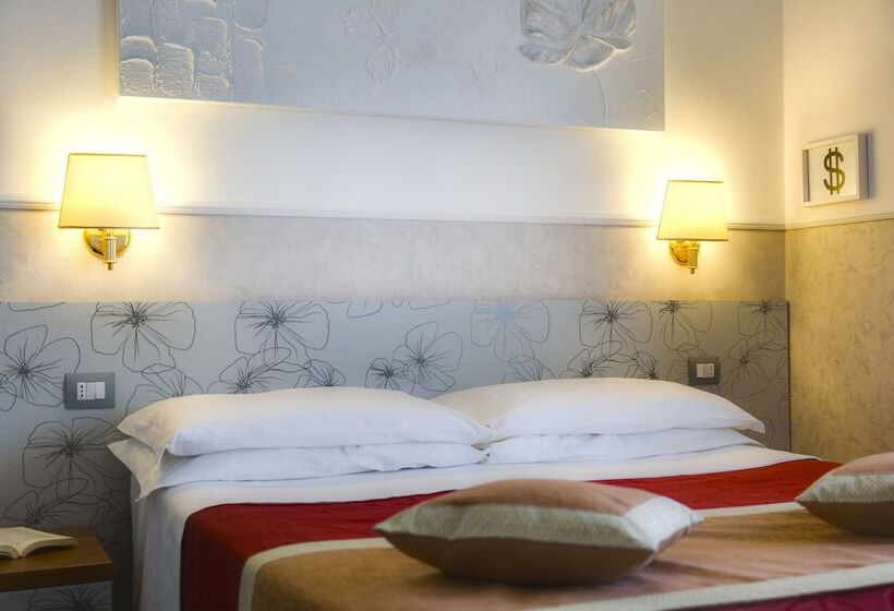 חדר סטנדרט לשלושה, Marcantonio