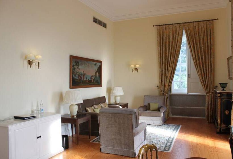 جناح جونيور, Parador Casa da Insua