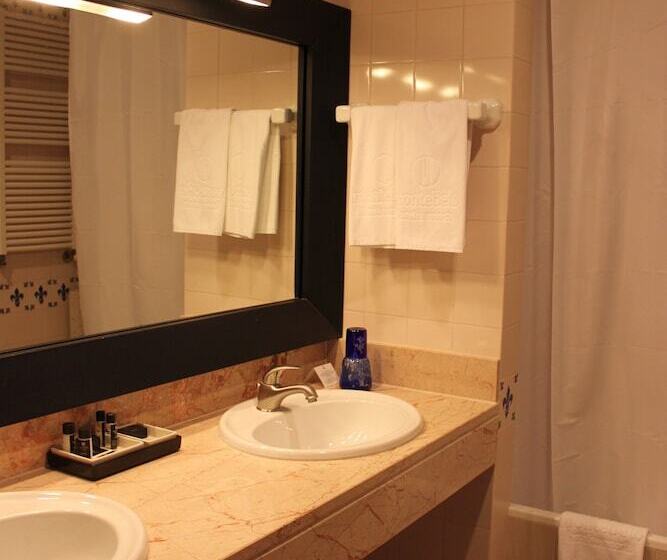 جناح, Parador Casa da Insua