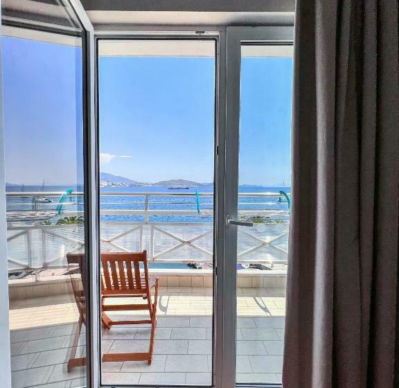 غرفة قياسية مطلّة علي البحر, Porto Eda