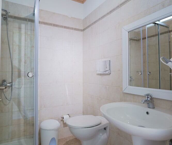 غرفة قياسية مطلّة علي البحر, Porto Eda