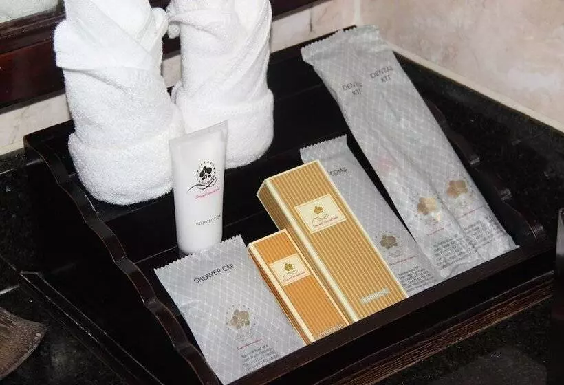 プールの見えるデラックスルーム, Ree Mohasambath Hotel & Resort