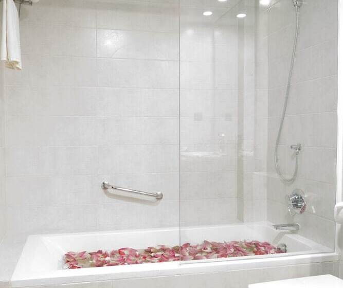 小型套房带阳台, Sokchea Angkor