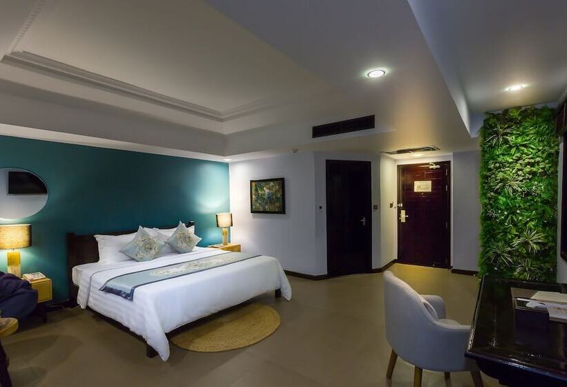 小型套房带阳台, Sokchea Angkor