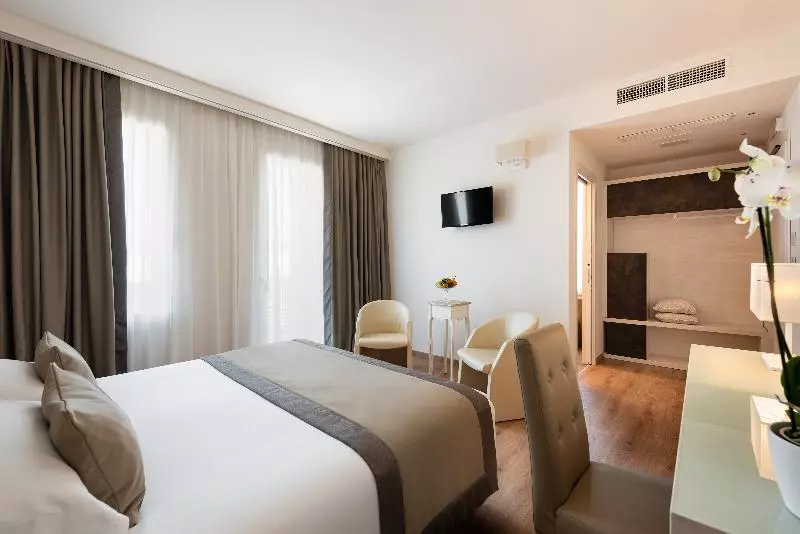 سوییت جونیور سوپریور, Eco Unahotels Villa Costanza Venezia