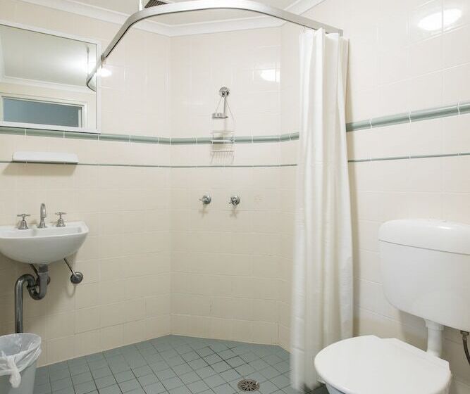 اتاق خانوادگی, Arena