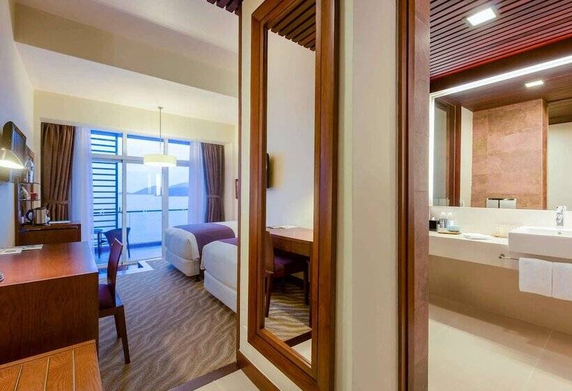 اتاق سوپریور با چشم‌انداز دریا, Novotel Nha Trang