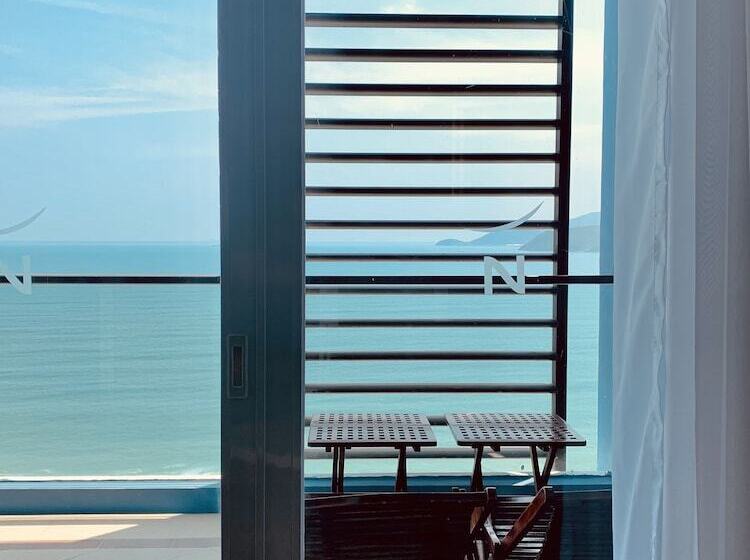 اتاق سوپریور با چشم‌انداز دریا, Novotel Nha Trang