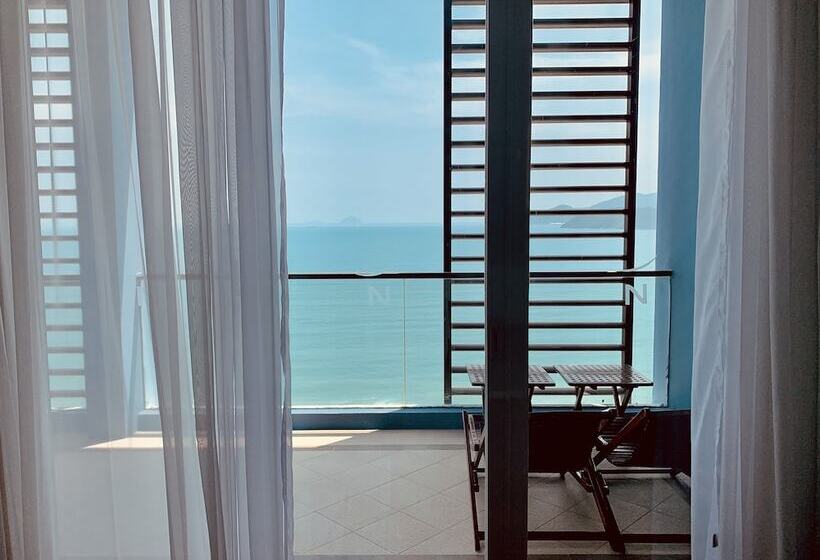 اتاق سوپریور با چشم‌انداز دریا, Novotel Nha Trang