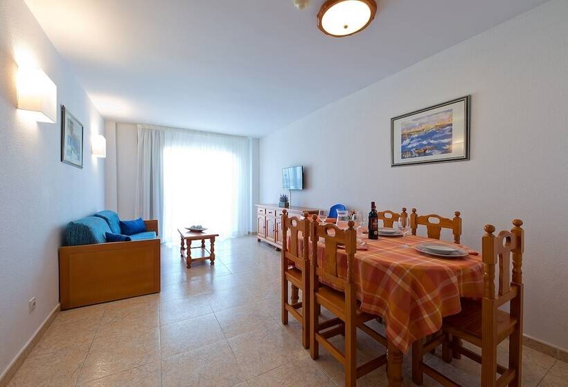 شقة عائلية, Pineda Park