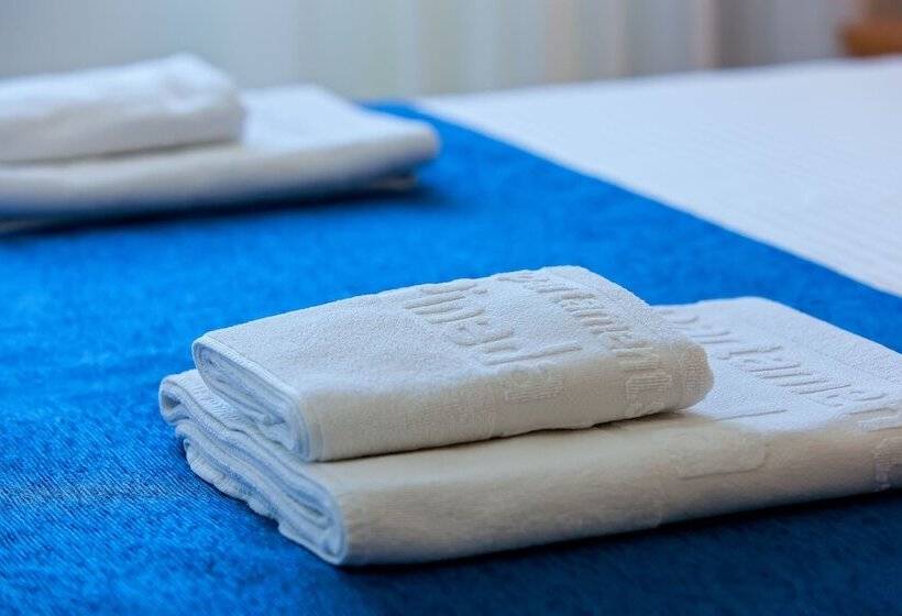 شقة عائلية, Pineda Park