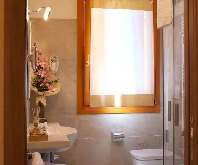 コンフォートルーム, Eco Unahotels Villa Costanza Venezia