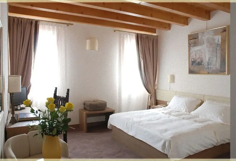コンフォートルーム, Eco Unahotels Villa Costanza Venezia