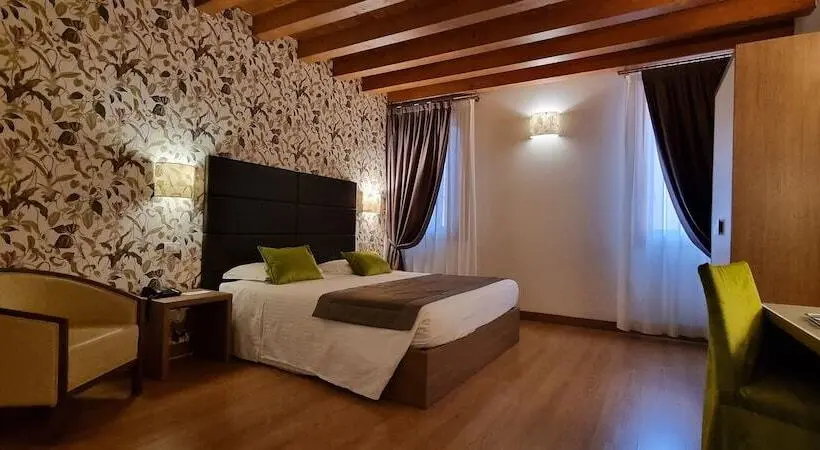スーペリアージュニアスイート, Eco Unahotels Villa Costanza Venezia