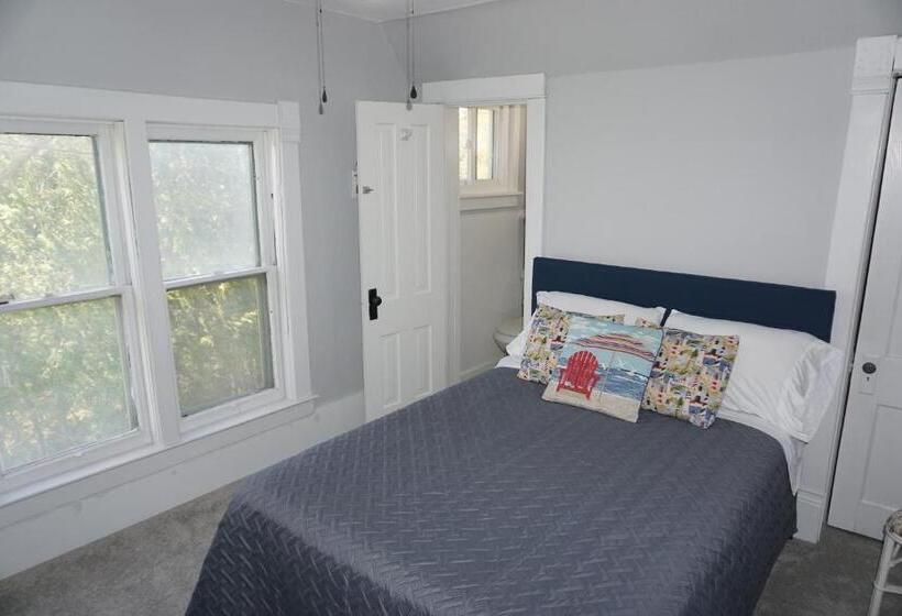 Номер Стандарт, Charlevoix House The Northside