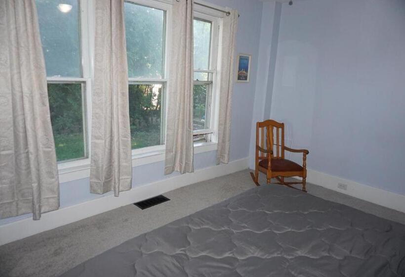 Люкс 2 Спальни, Charlevoix House The Northside