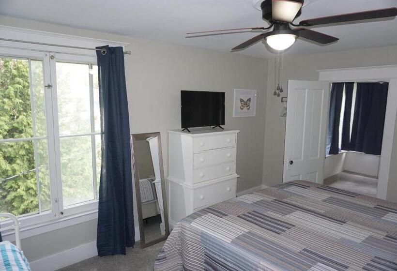 Люкс Кровать Кинг, Charlevoix House The Northside