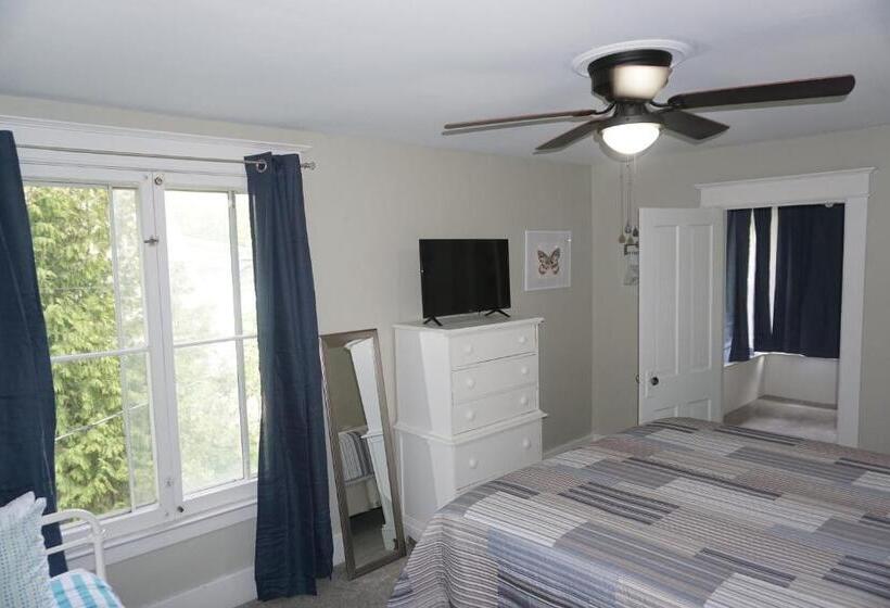 Люкс Кровать Кинг, Charlevoix House The Northside