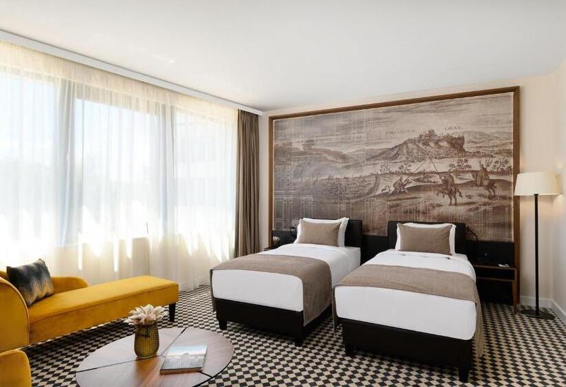 غرفة قياسية, Grand Hotel Esztergom